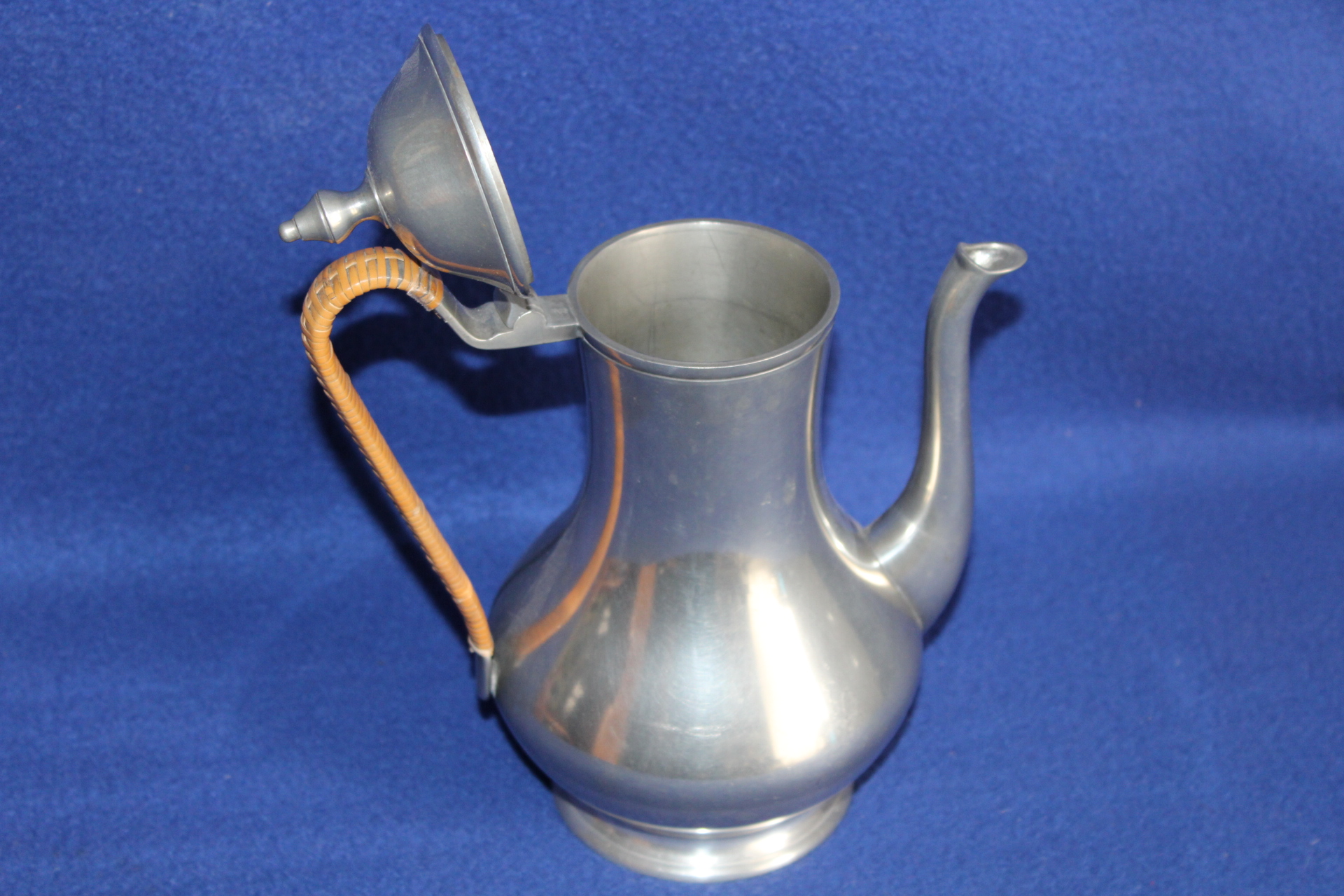 CÍNOVÁ KONVICE, značená