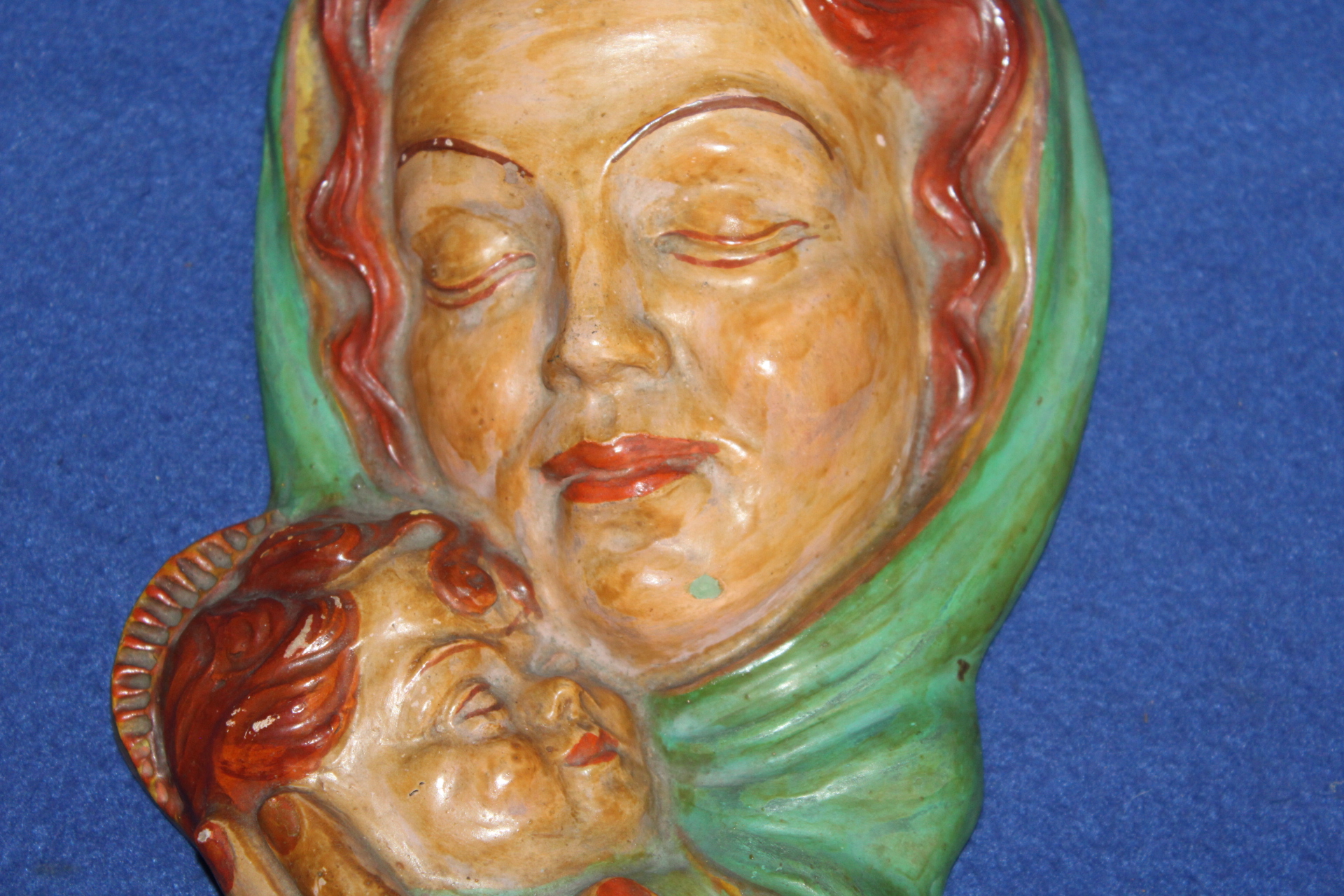 MADONA, ZÁVĚSNÁ TERAKOTA