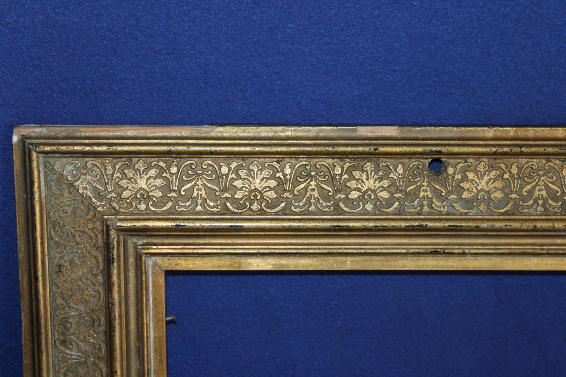 ZLACENÝ RÁM NA ZRCADLO