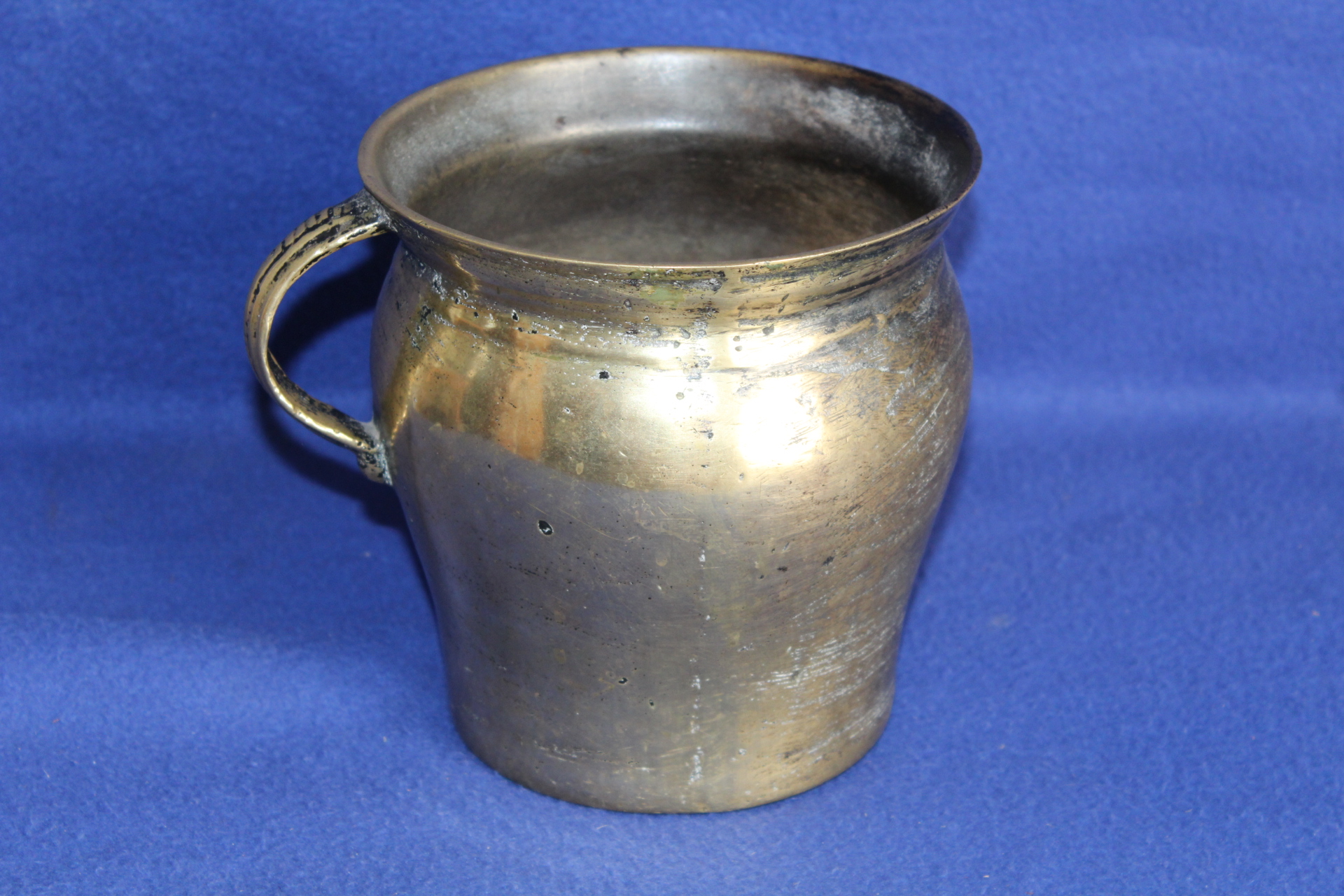 VELKÝ STAROŽITNÝ MOSAZNÝ HRNEC