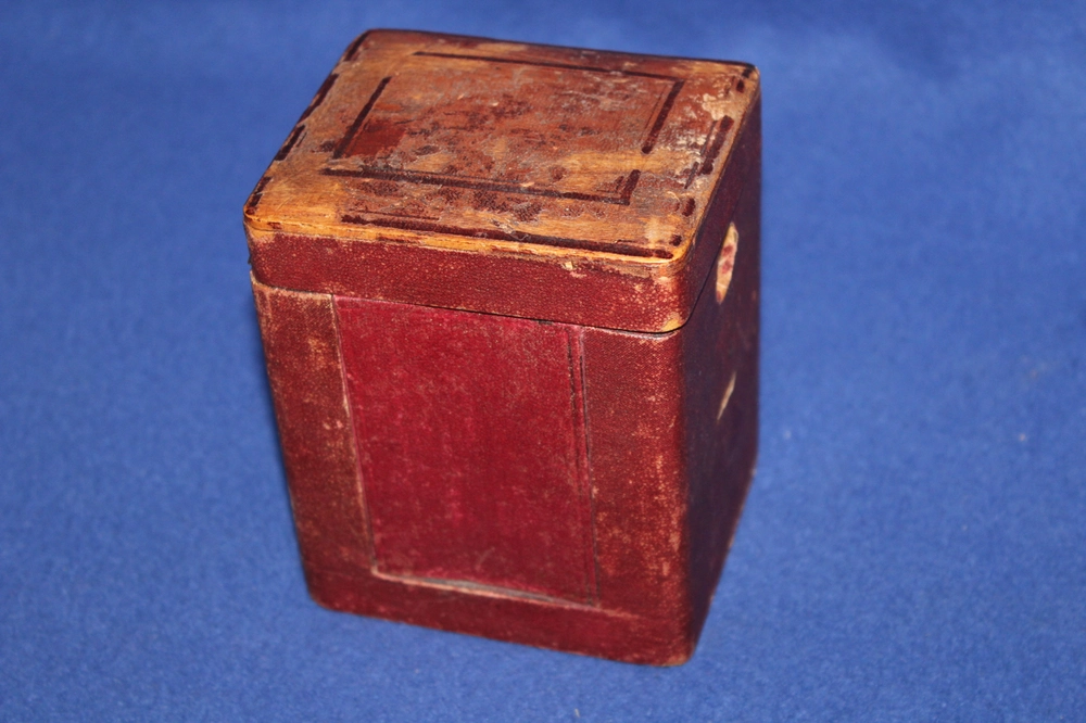 LUXUSNÍ CESTOVNÍ HODINY S BUDÍKEM