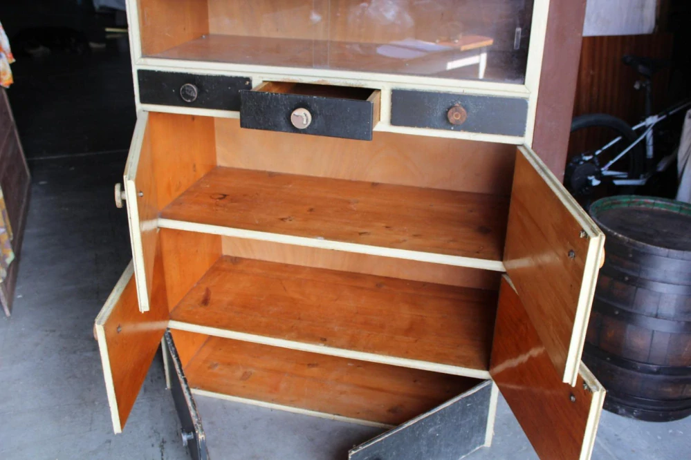 SEKRETÁŘ, KUBISMUS