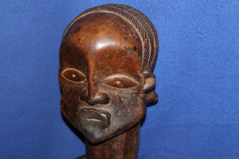 STARÁ AFRICKÁ SOCHA