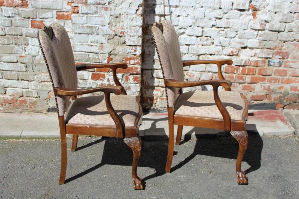 STAROŽITNÉ KŘESLO, ŽIDLE