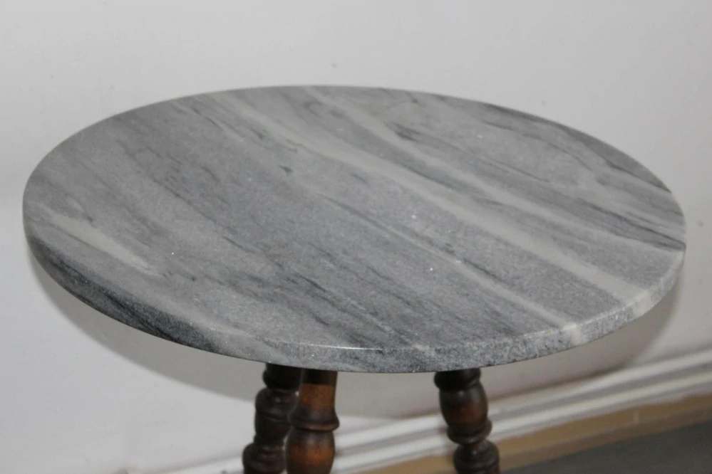 STOLEK S MRAMOROVOU DESKOU