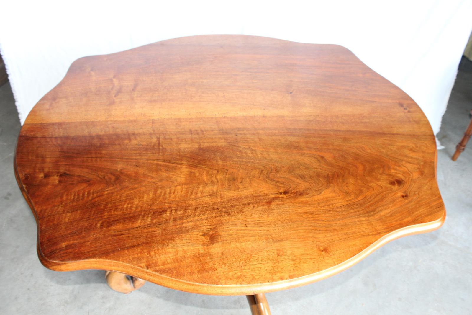 STAROŽITNÝ STŮL, STOLEK