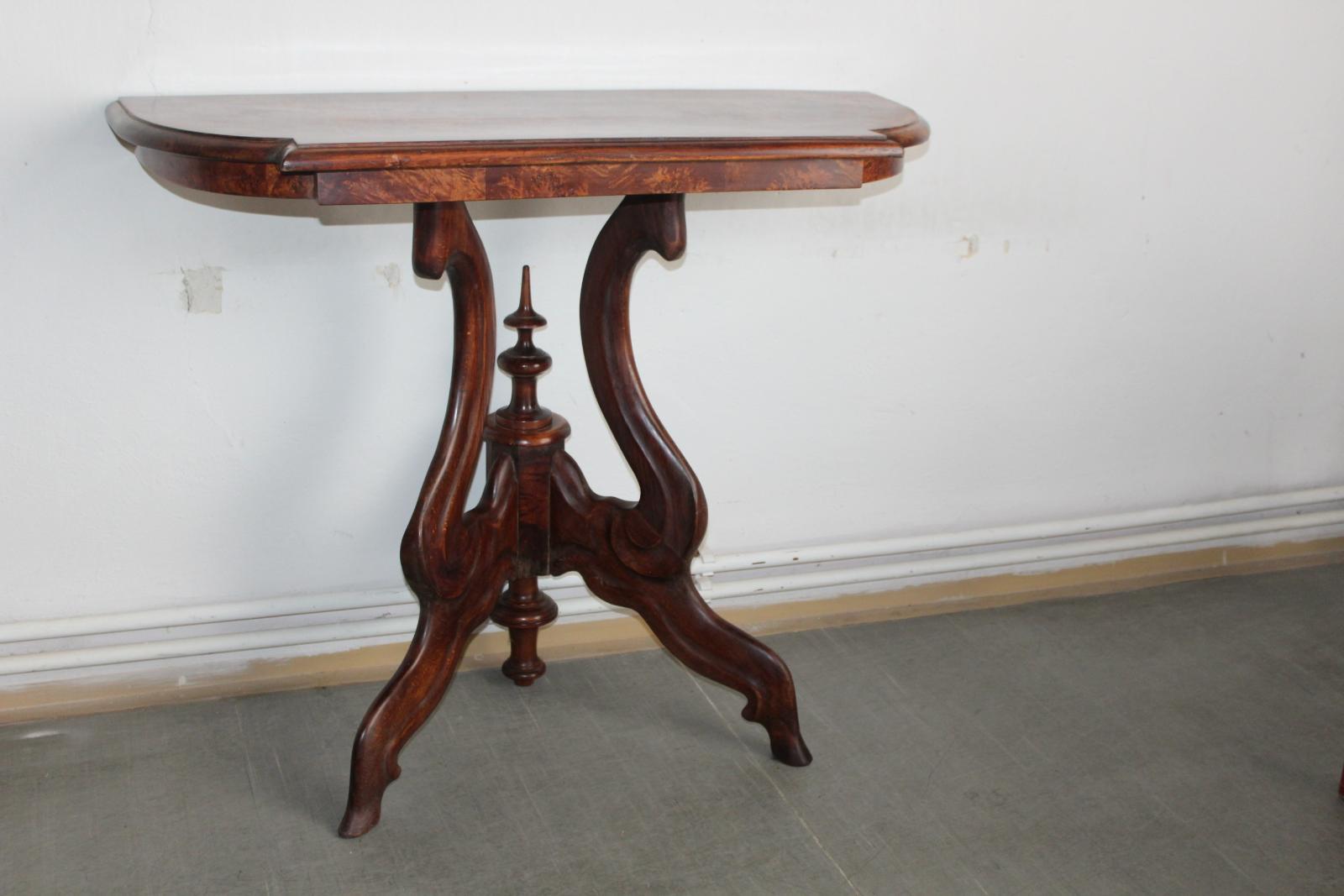 KONZOLOVÝ STOLEK, STŮL