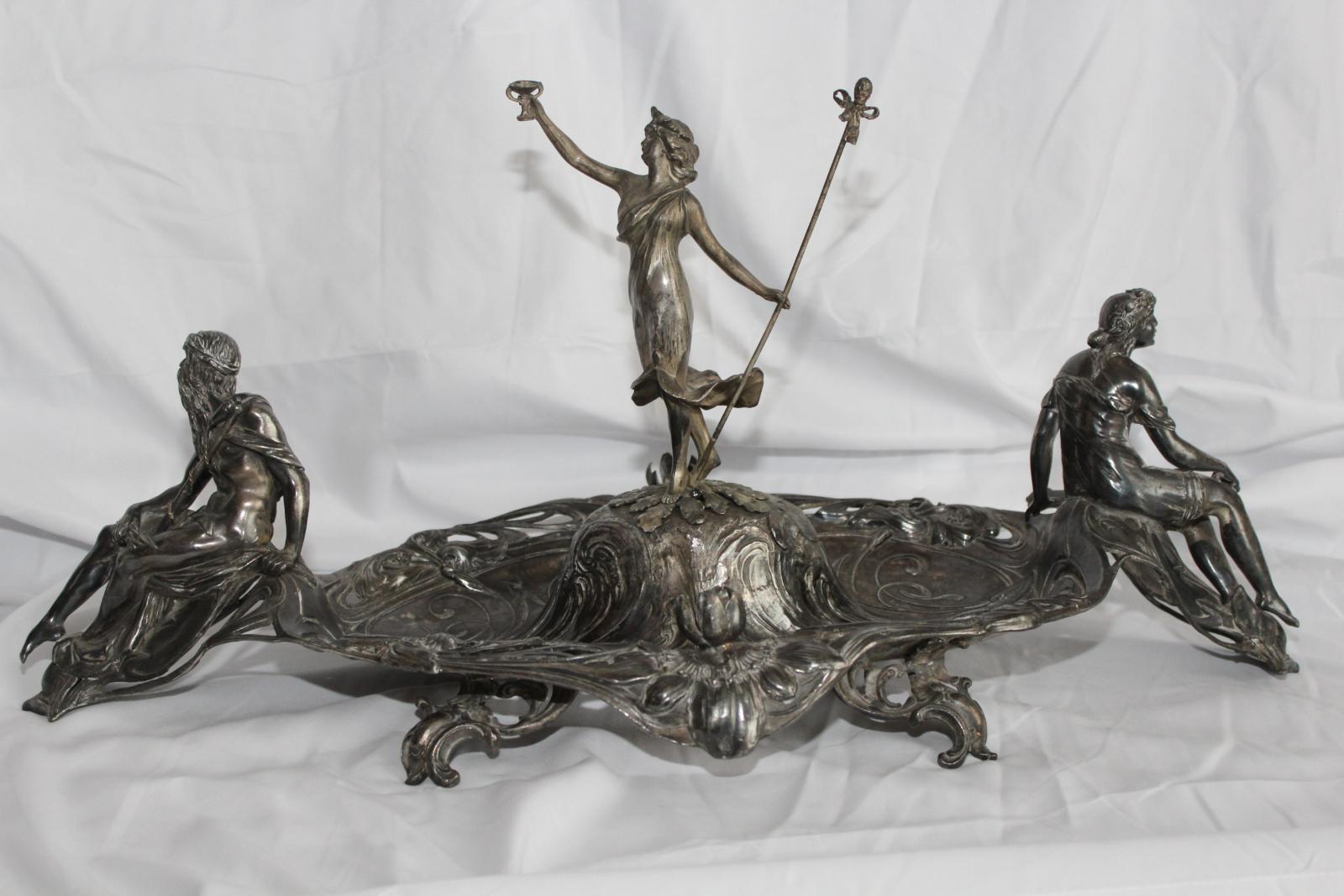 VELKÁ SECESNÍ MÍSA