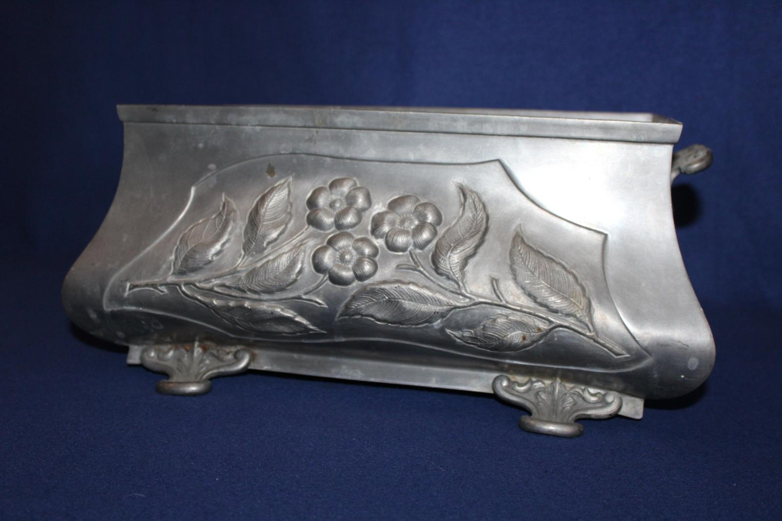 VELKÝ SECESNÍ KVĚTINÁČ, KOVOVÝ