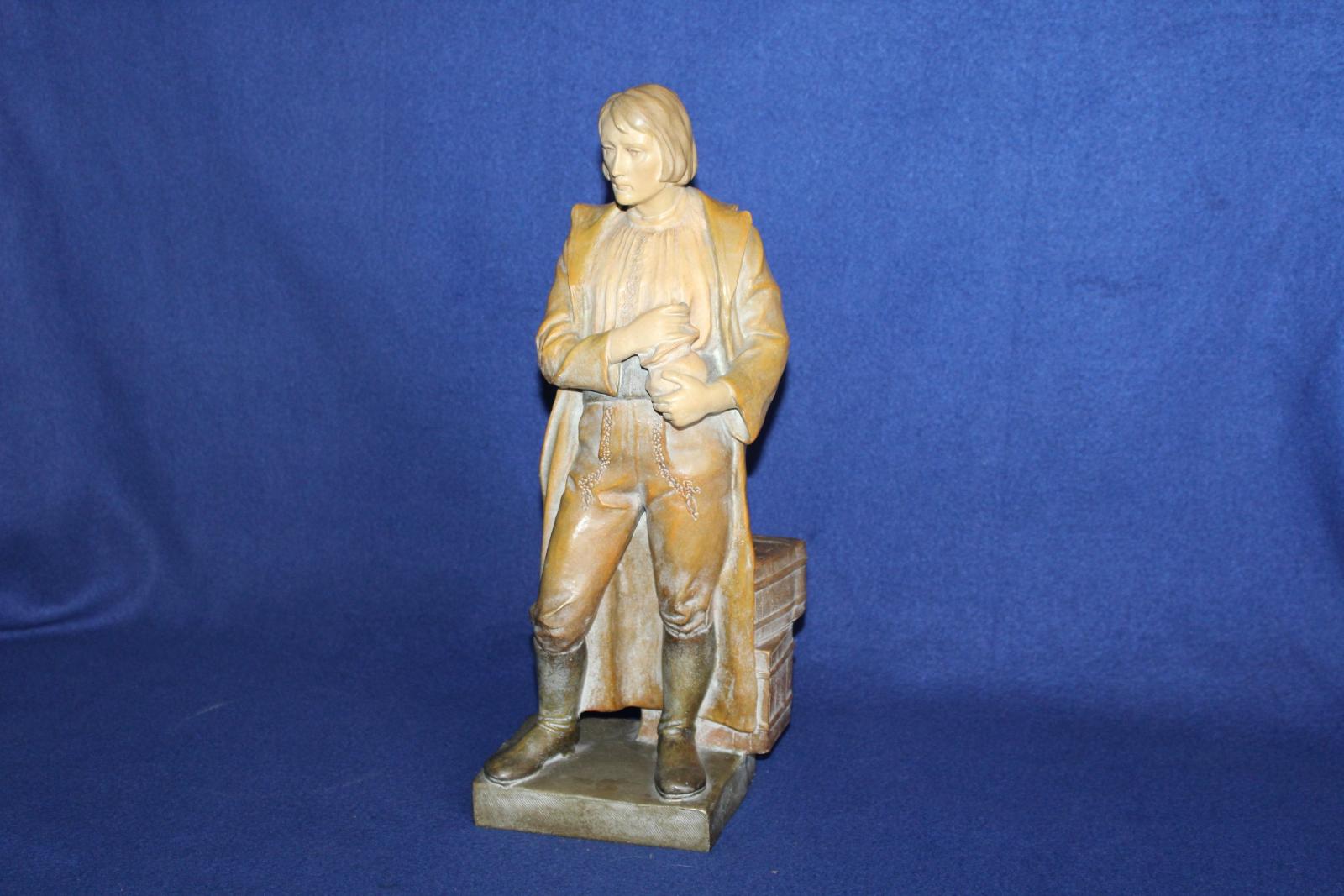 VELKÁ TERAKOTA, SOCHA, KUPEC