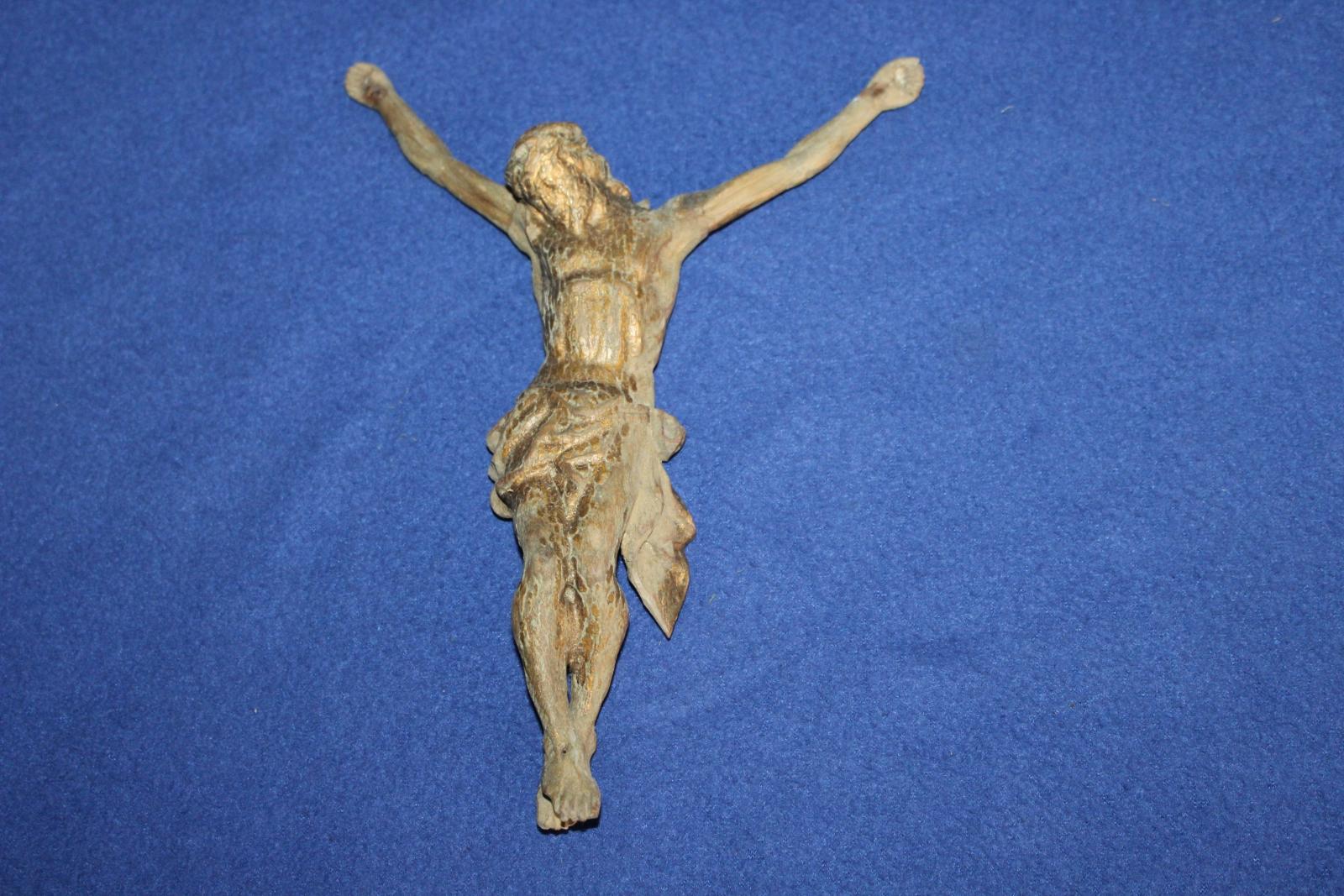 STAROŽIRTNÝ KORPUS, SOCHA KRISTUS