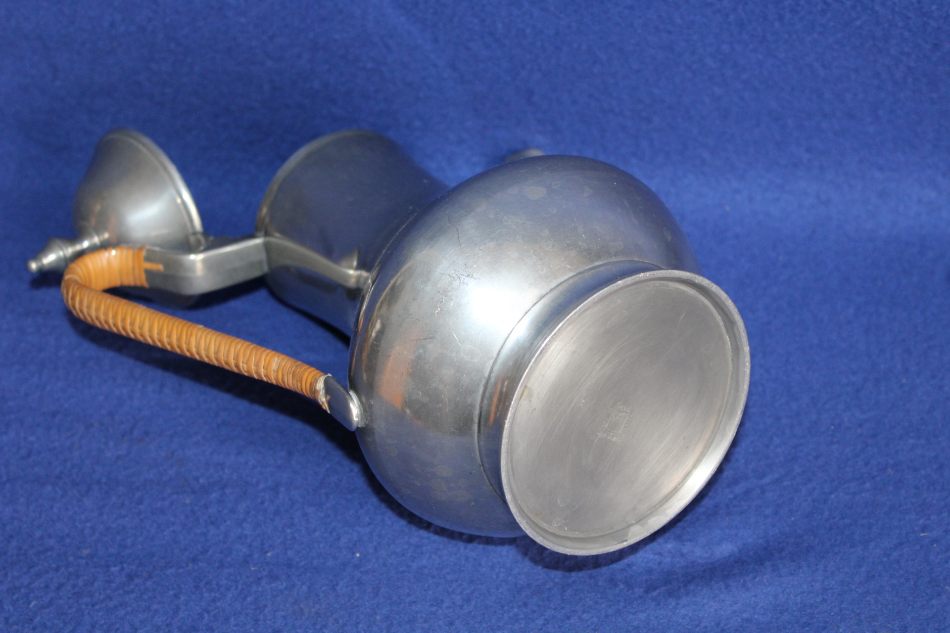 CÍNOVÁ KONVICE, značená