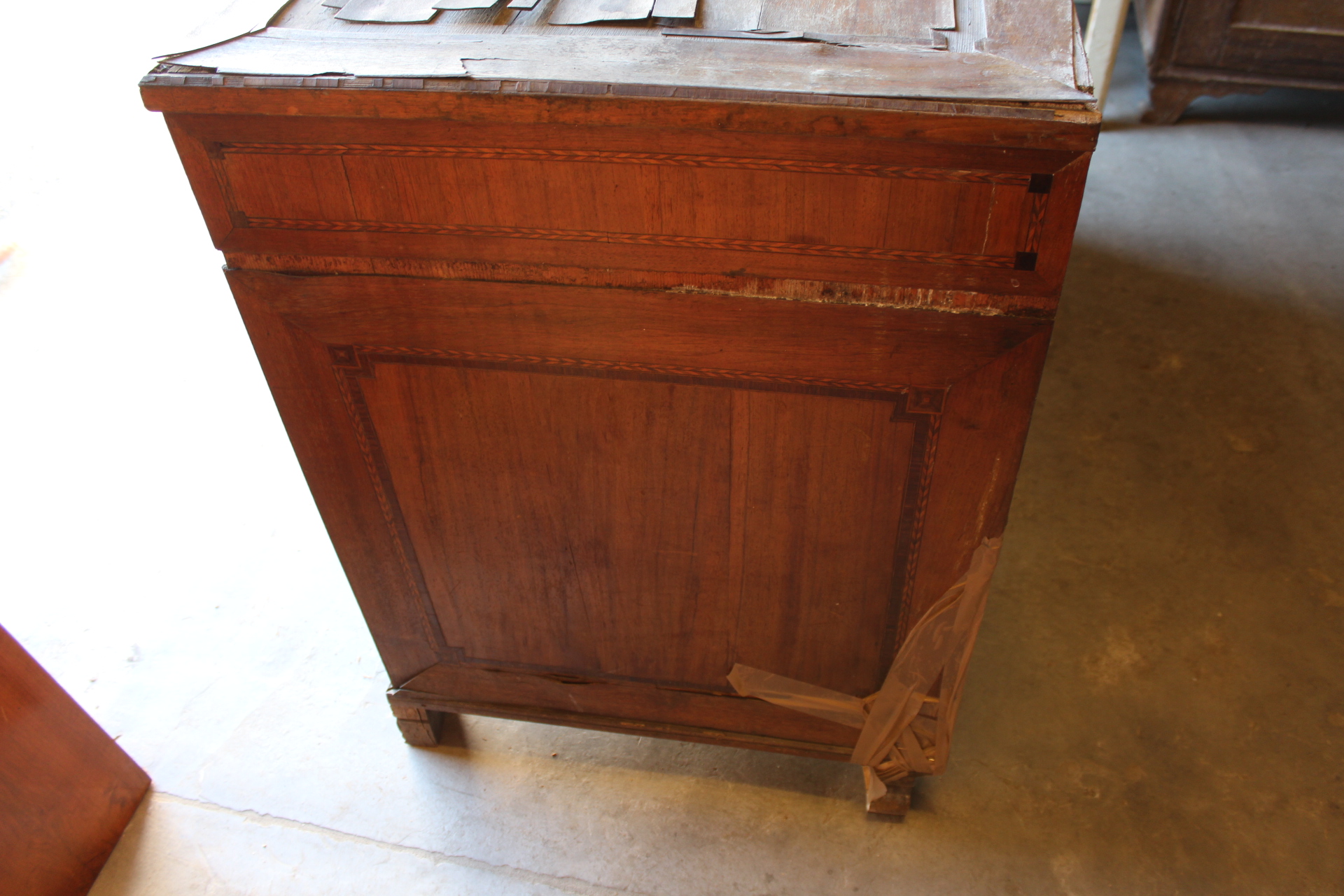 KOMODA BIEDERMEIER