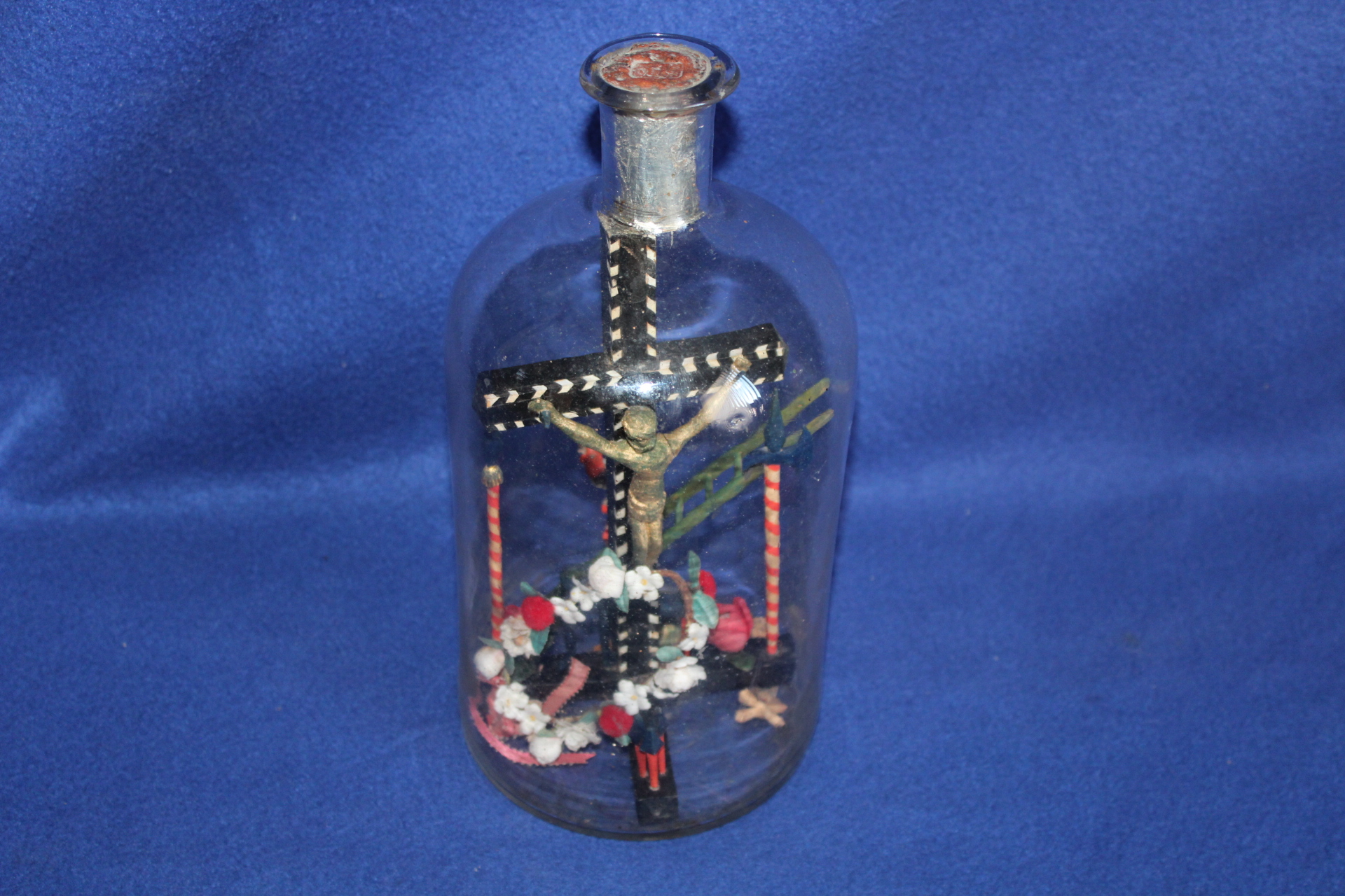 MONTÁŽ V LÁHVY, KŘÍŽ