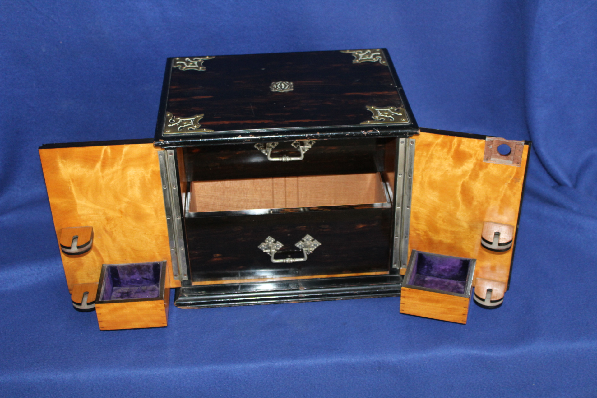 LUXUSNÍ ČAJOVÁ SKŘÍŇKA