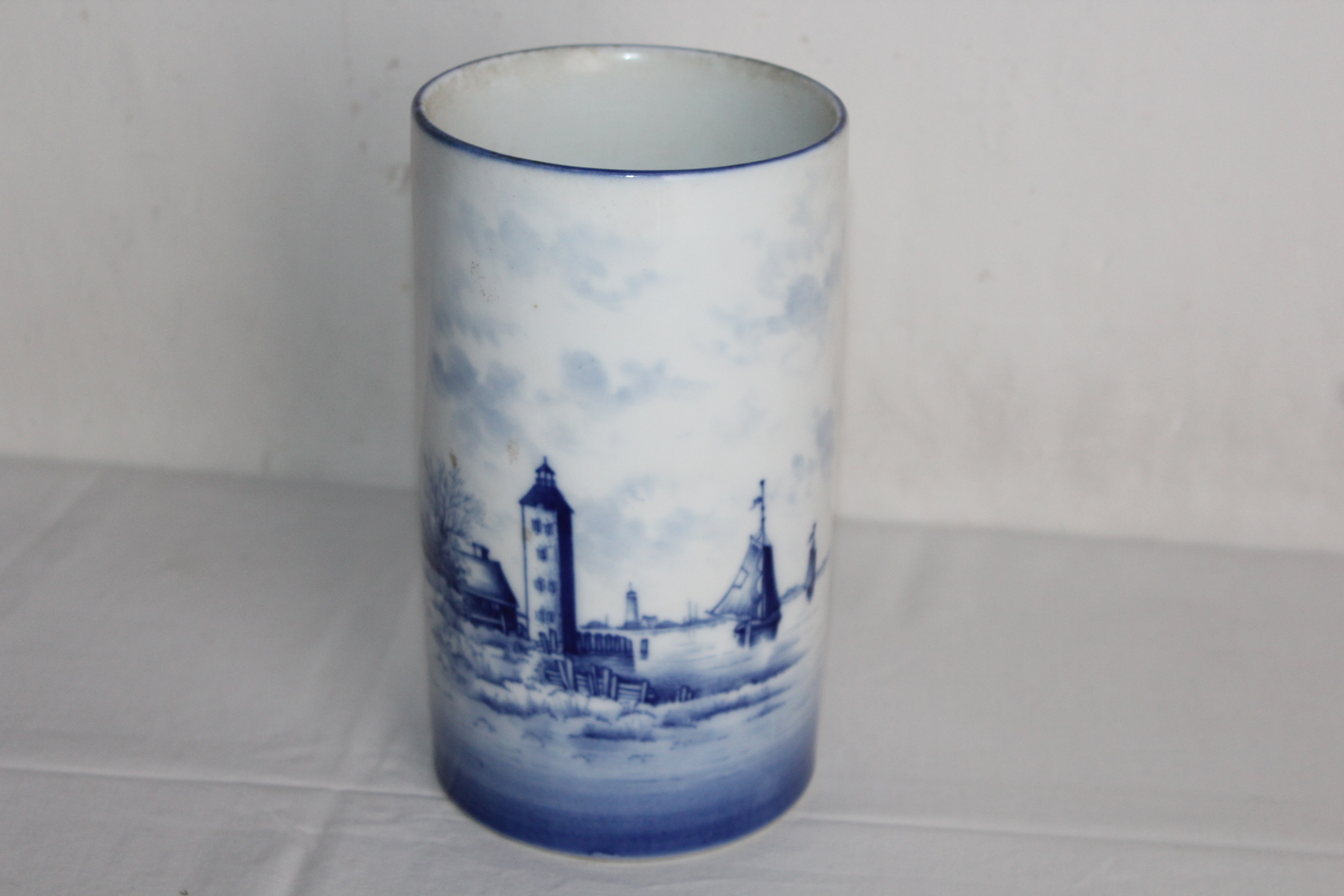 STAROŽITNÁ PORCELÁNOVÁ NÁDOBA, NĚMECKO