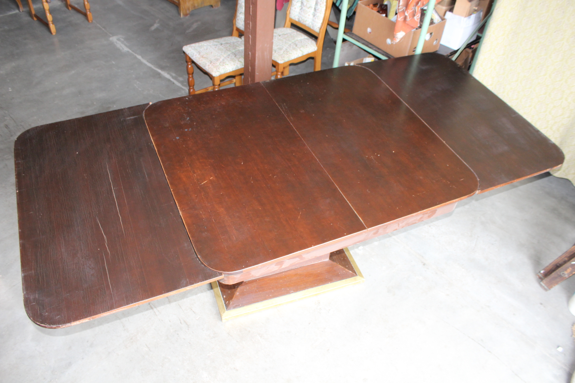 VELKÝ ROZKLÁDACÍ STŮL