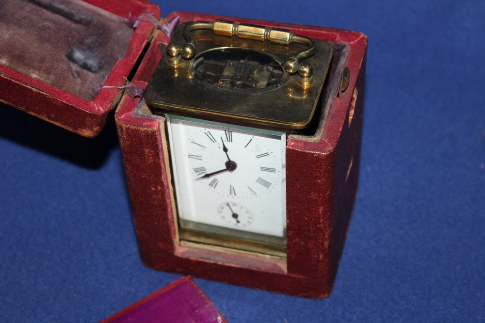 LUXUSNÍ CESTOVNÍ HODINY S BUDÍKEM