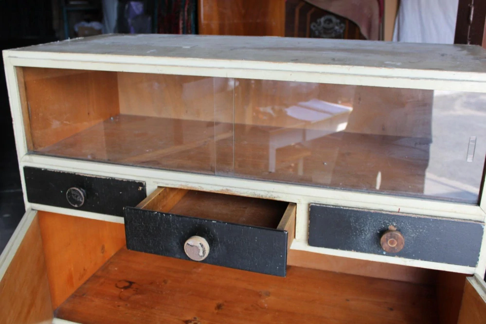 SEKRETÁŘ, KUBISMUS