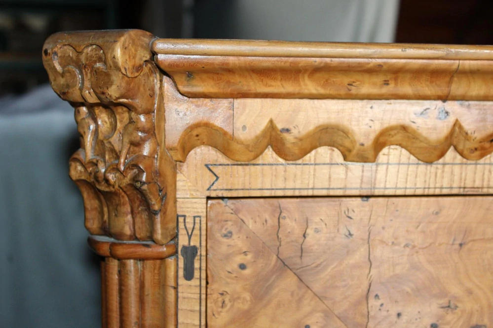 SKŘÍŇ BIEDERMEIER, KOŘENICE