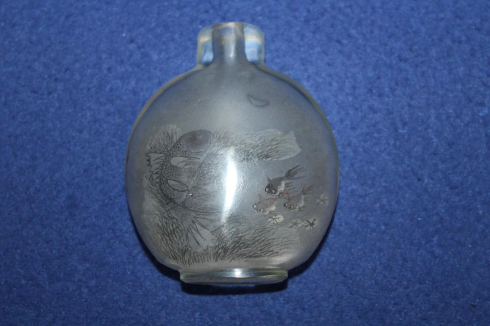 VZÁCNÁ VNITŘNĚ MALOVANÁ NÁDOBKA