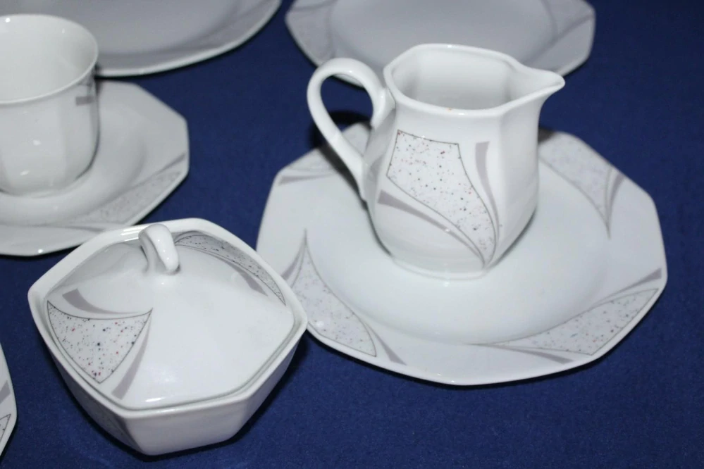 PORCELÁNOVÝ SERVIS