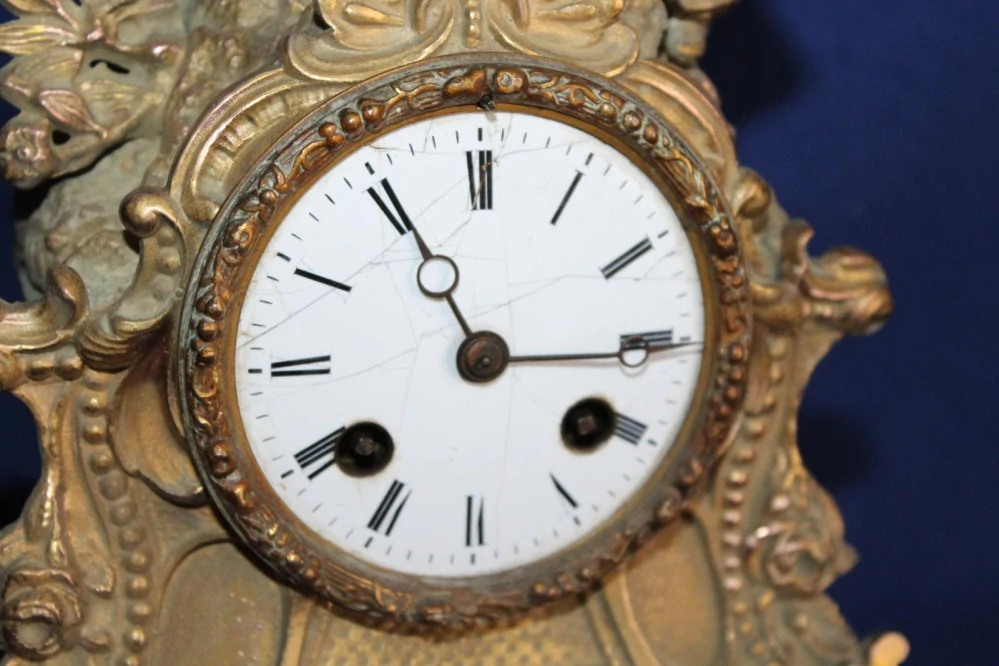 STAROŽITNÉ FIGURÁLNÍ HODINY