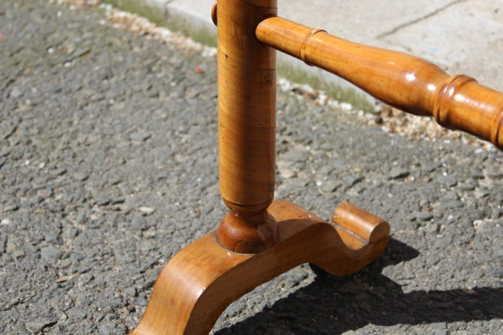 PSACÍ STOLEK BIEDERMEIER