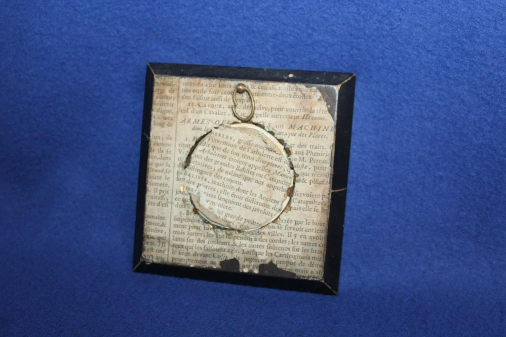 STAROŽITNÁ MINIATURA NA SLONOVINĚ