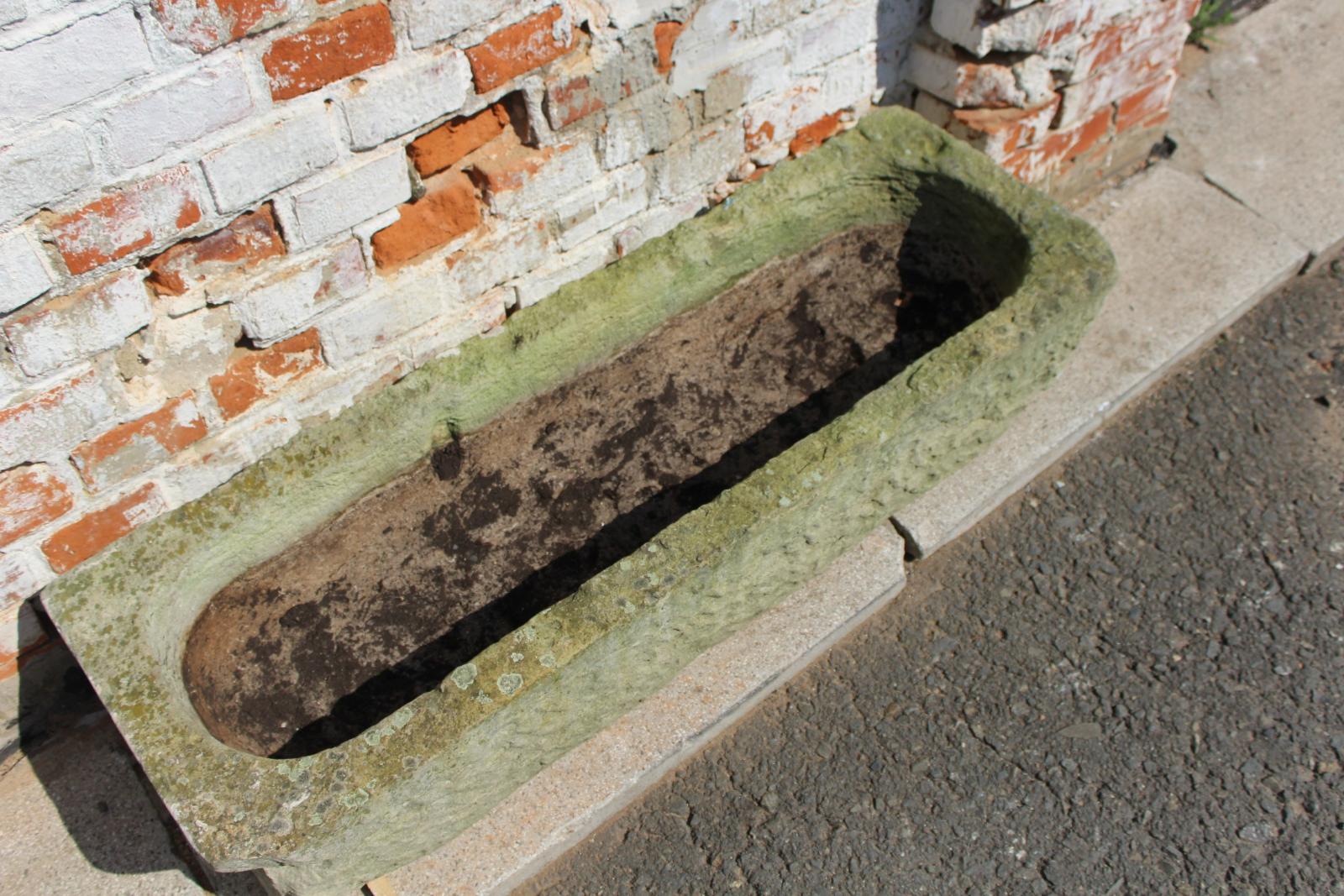 STAROŽITNÉ KORYTO, KVĚTINÁČ