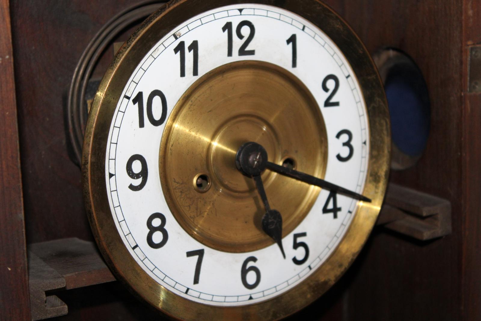 STAROŽITNÉ HODINY, PENDLOVKY