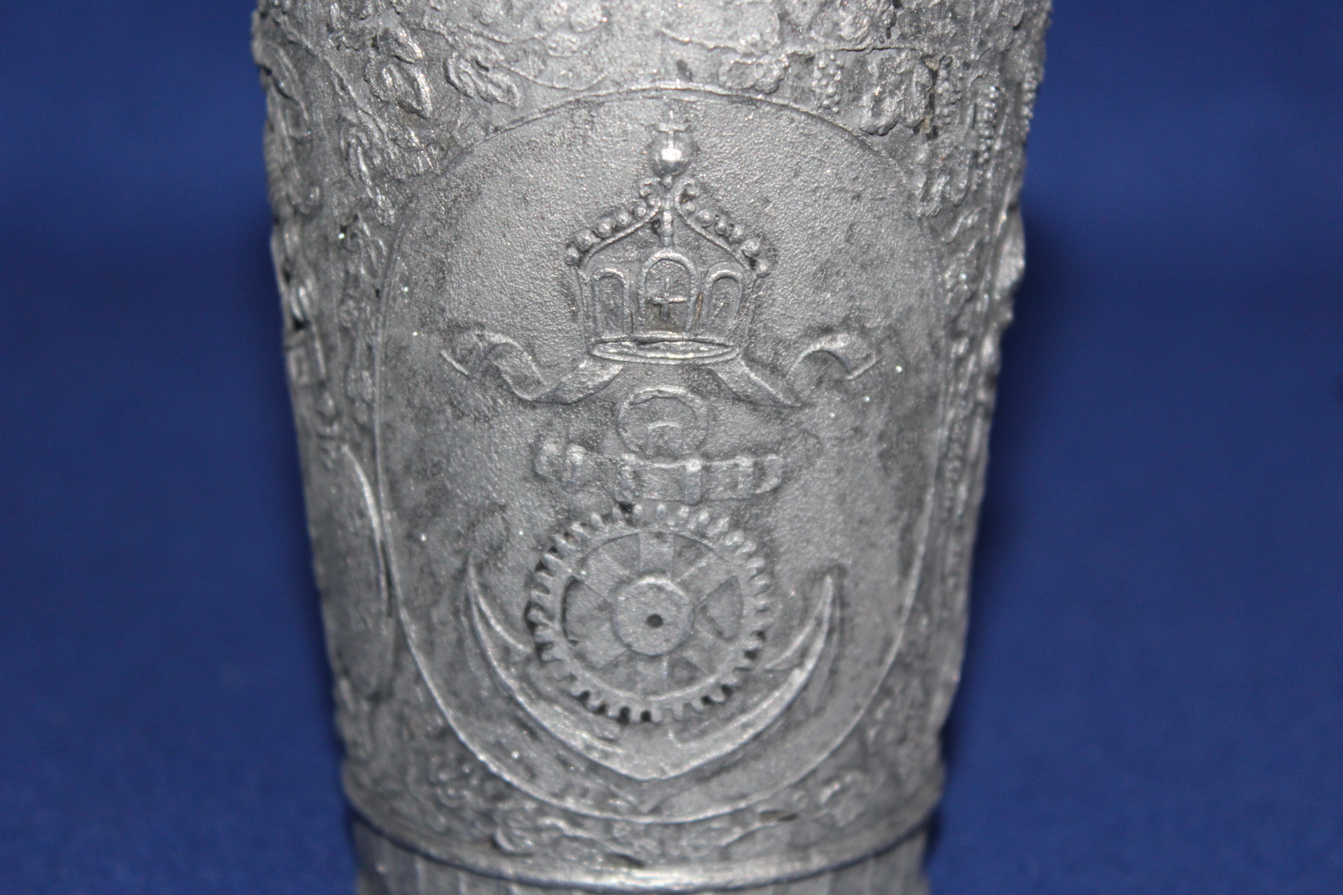 STAROŽITNÝ CÍNOVÝ POHÁR, CÍSAŘ VILÉM II.