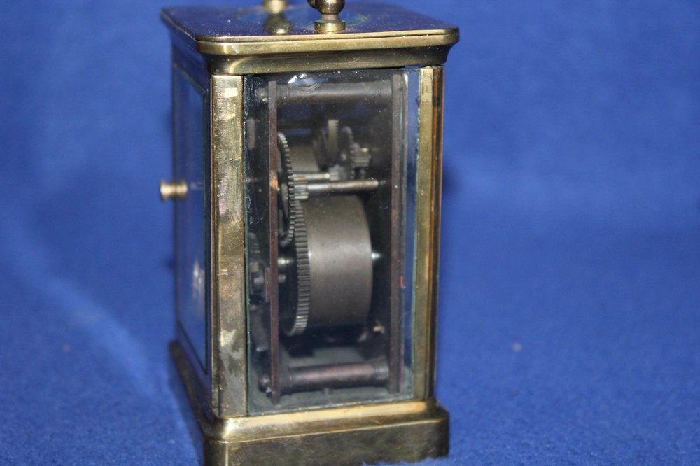 LUXUSNÍ CESTOVNÍ HODINY S BUDÍKEM