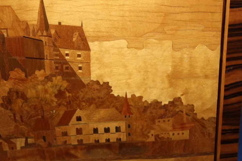 OBRAZ Z DŘEVĚNÉ INTARIZIE