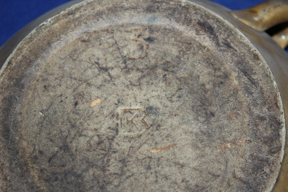 VELKÁ KERAMICKÁ MÍSA, ZNAČENÁ