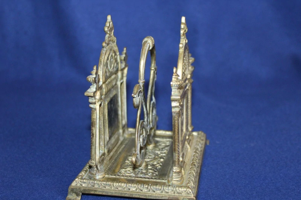 ZÁMECKÝ STOJAN NA UBROUSKY