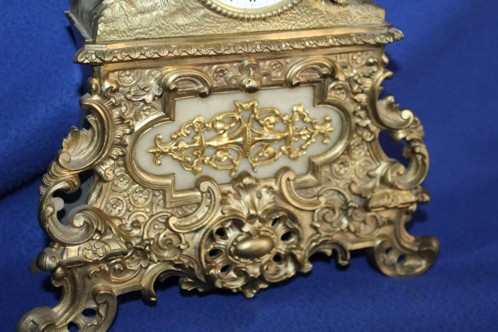 STAROŽITNÉ FIGURÁLNÍ HODINY