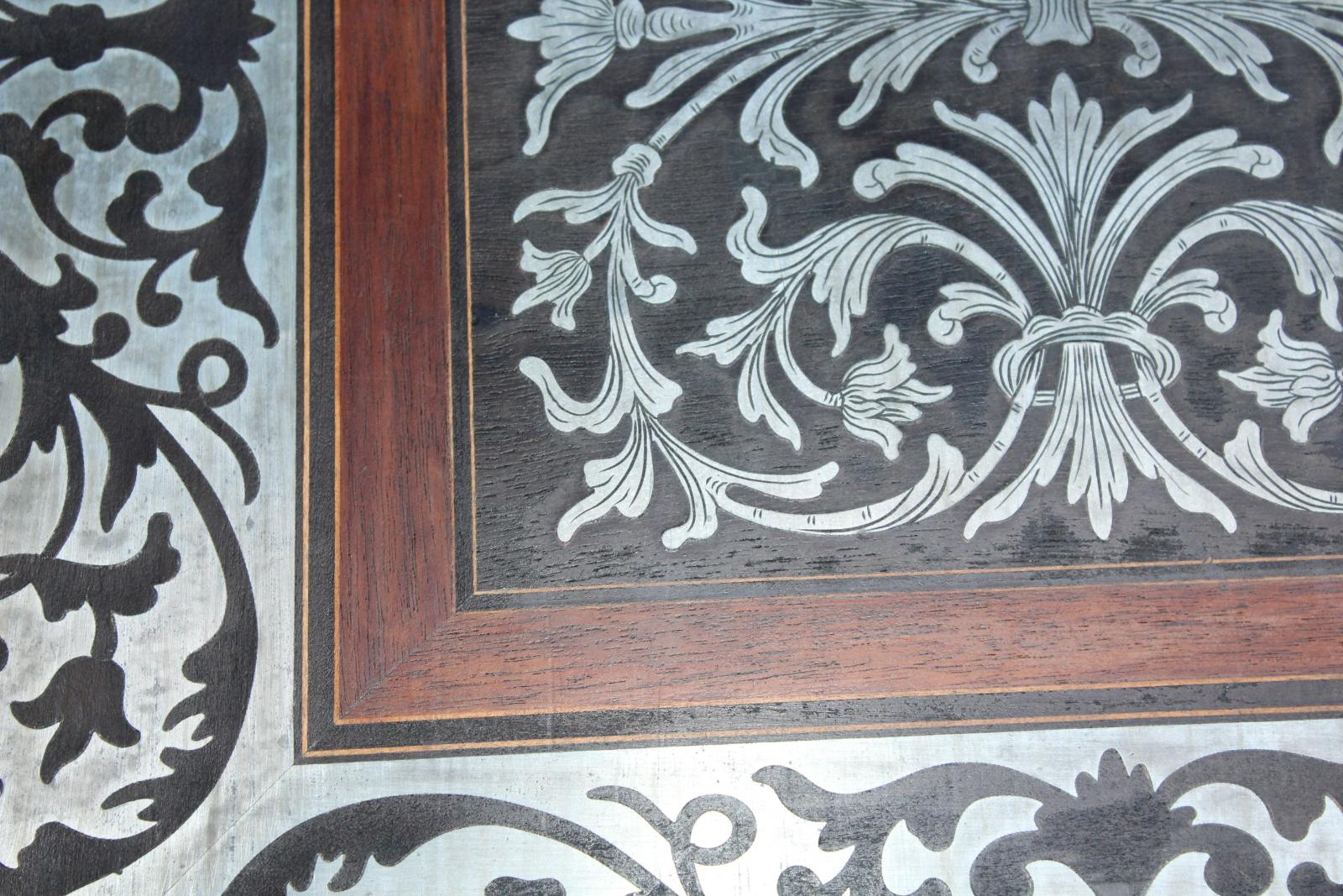 STAROŽITNÝ STOLEK, VYKLÁDANÝ