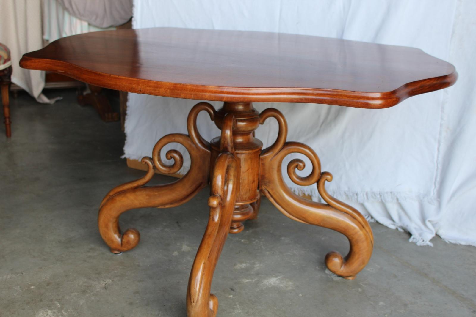 STAROŽITNÝ STŮL, STOLEK