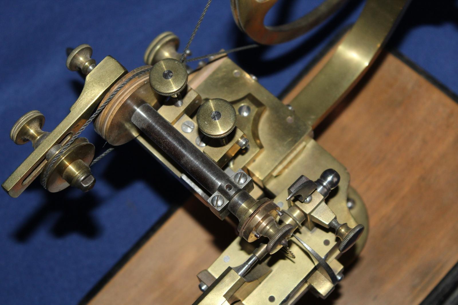 STAROŽITNÝ PŘÍSTROJ, HODINÁŘSKÝ?