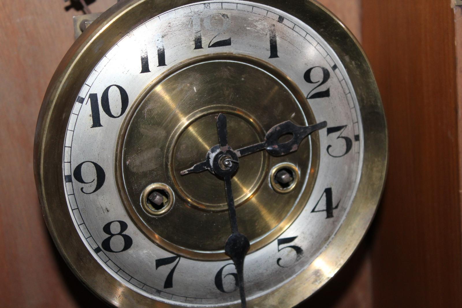 STAROŽITNÉ HODINY, PENDLOVKY