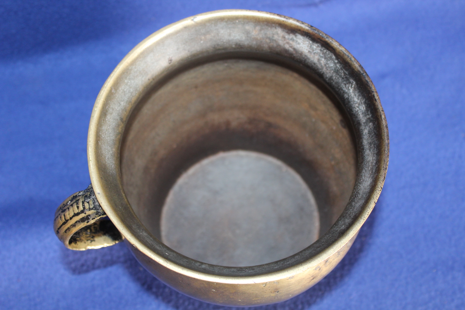 VELKÝ STAROŽITNÝ MOSAZNÝ HRNEC