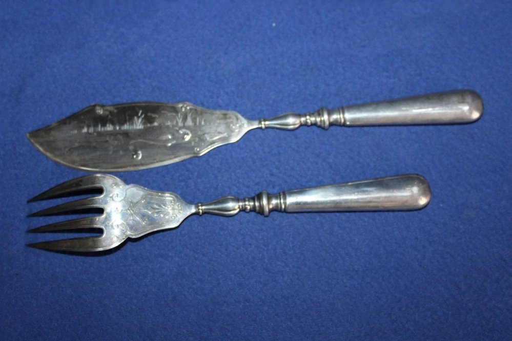 LUXUSNÍ PŘÍBOR NA RYBY