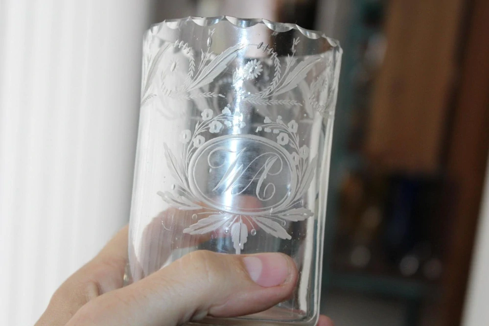 STAROŽITNÁ SKLENICE S MONOGRAMEM, BAROKNÍ?