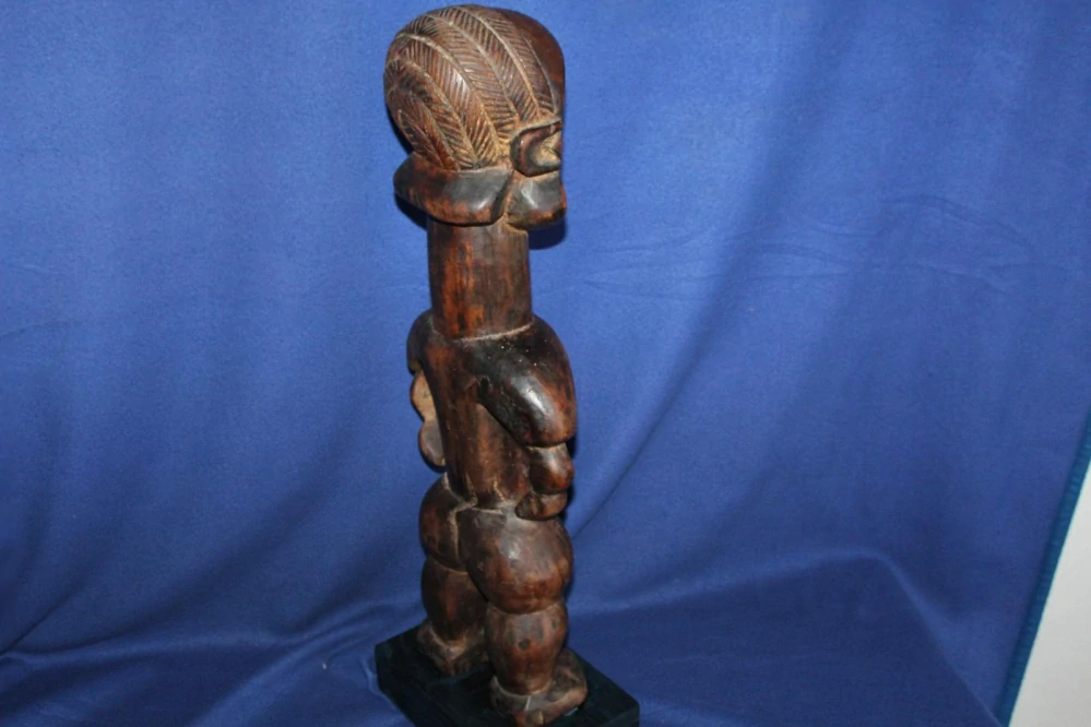 STARÁ AFRICKÁ SOCHA