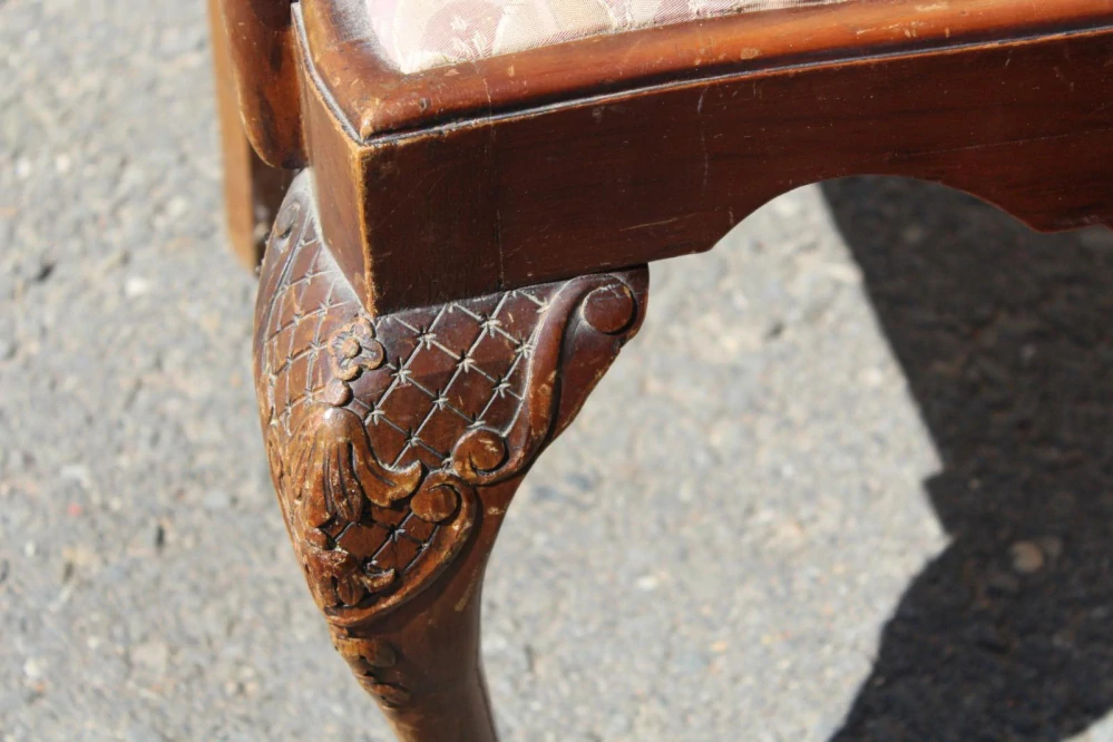 STAROŽITNÉ KŘESLO, ŽIDLE