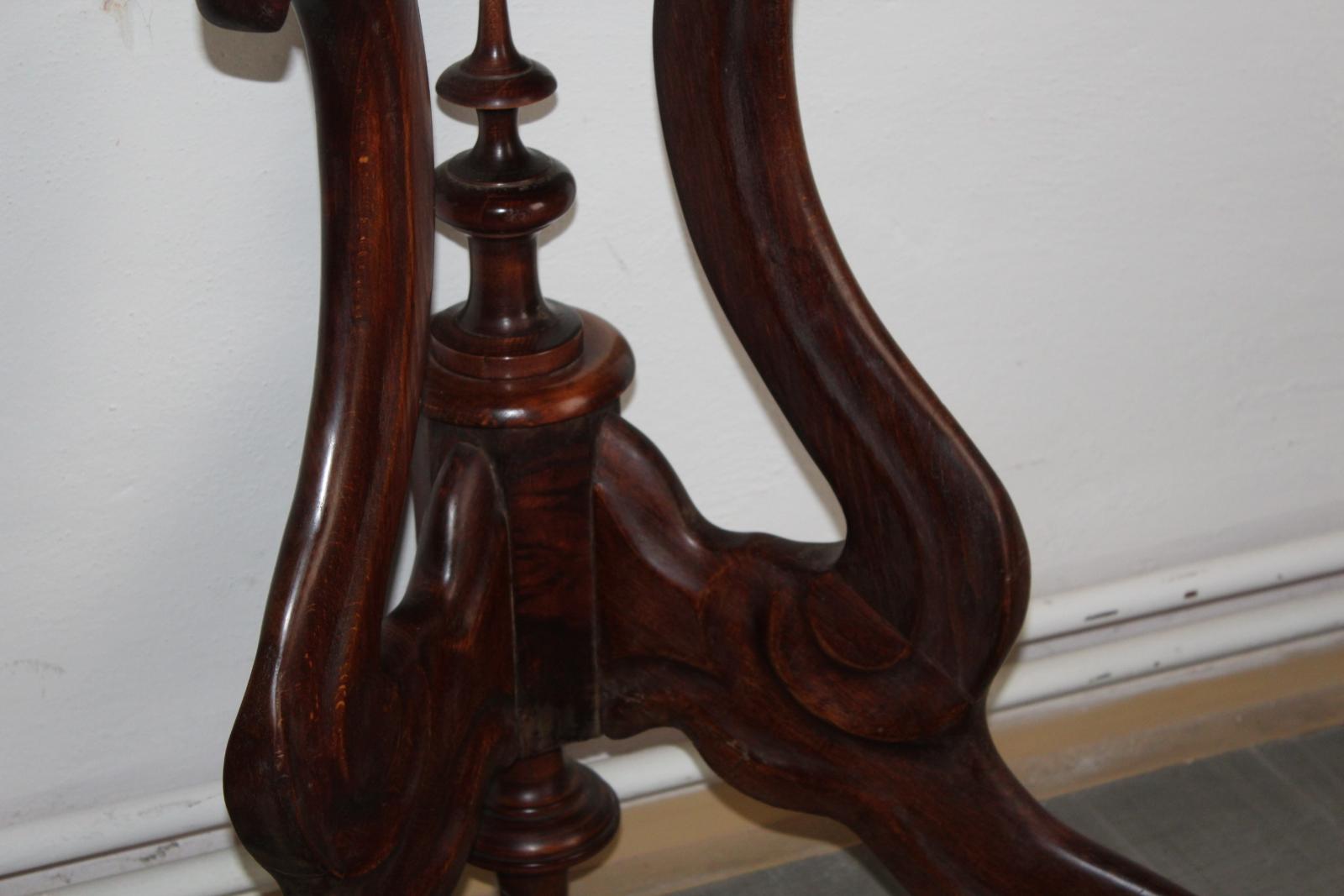 KONZOLOVÝ STOLEK, STŮL