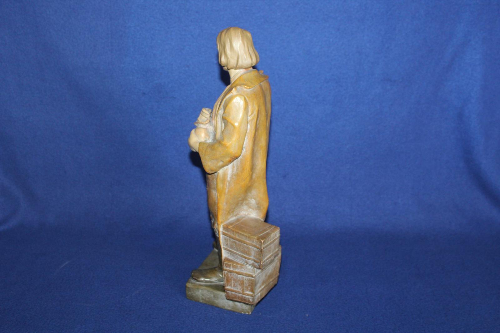 VELKÁ TERAKOTA, SOCHA, KUPEC