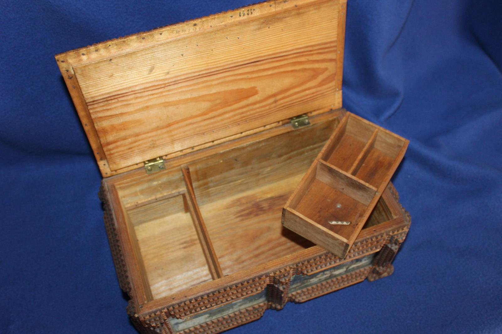 ŠPERKOVNICE, TRUHLIČKA