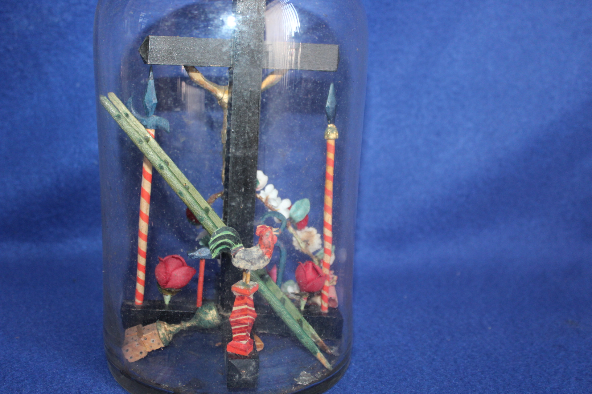 MONTÁŽ V LÁHVY, KŘÍŽ